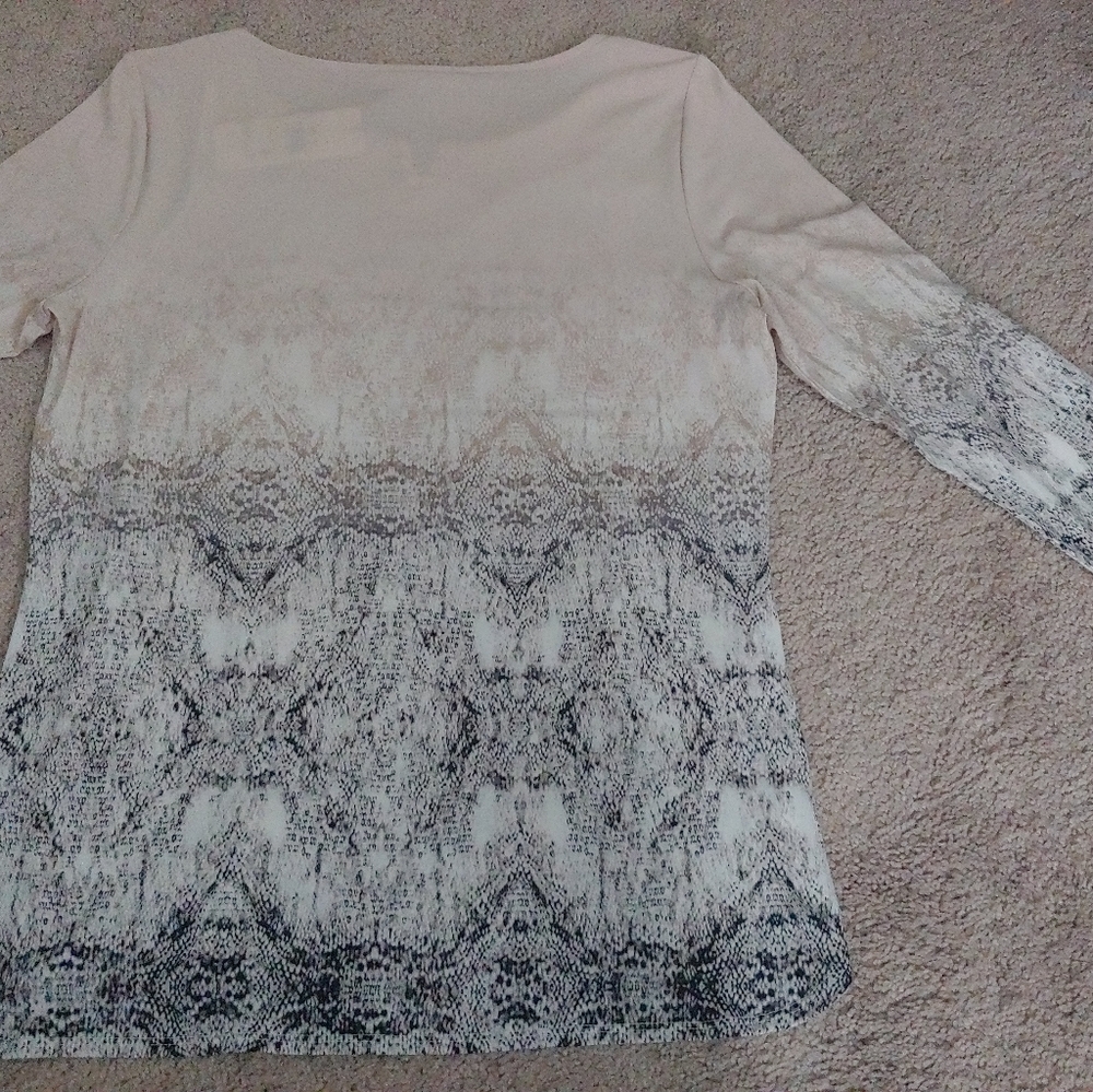Tops - Picture 6 of 9